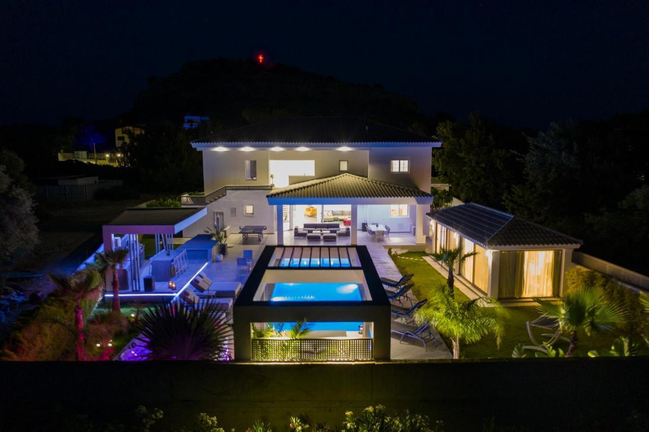 M Mansion Villa Pefki  ภายนอก รูปภาพ
