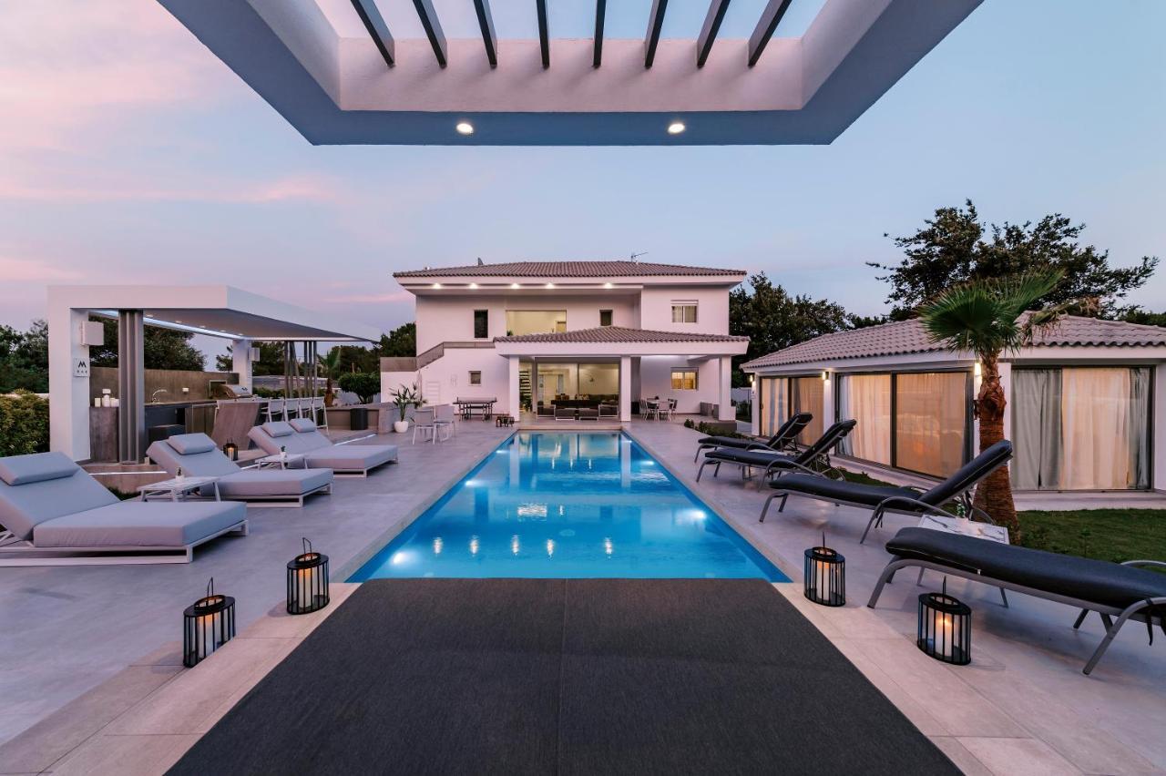 M Mansion Villa Pefki  ภายนอก รูปภาพ