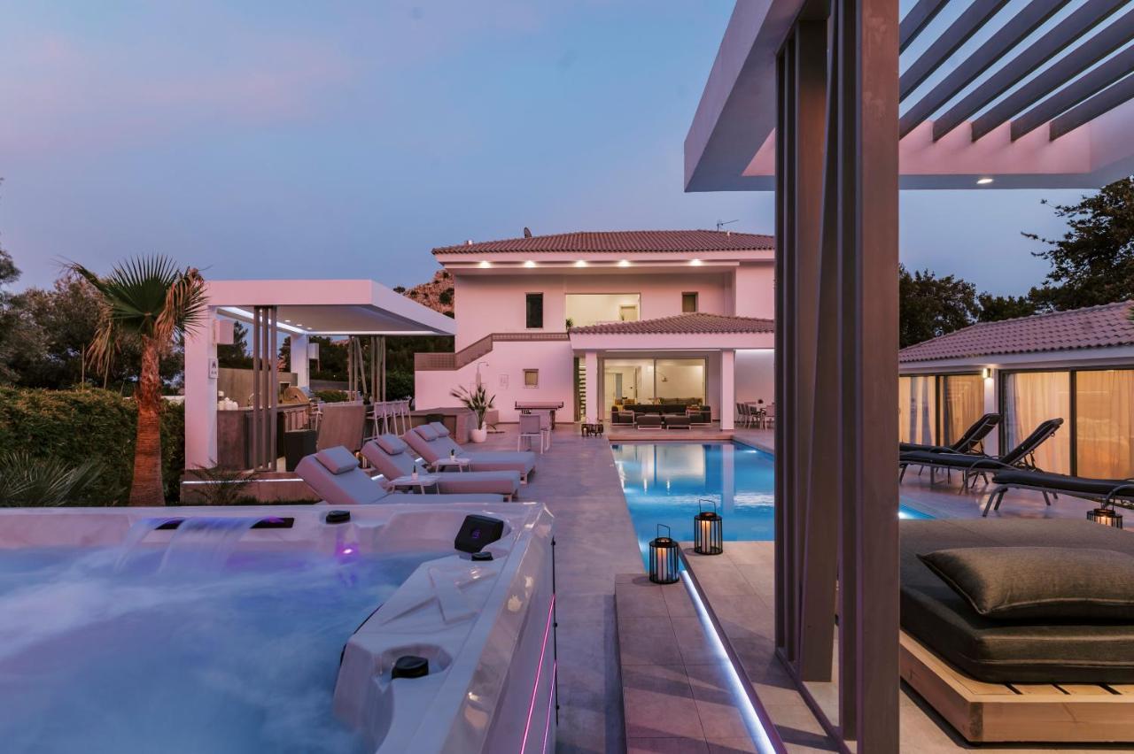 M Mansion Villa Pefki  ภายนอก รูปภาพ