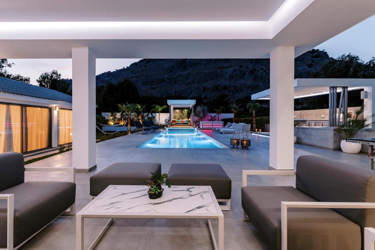 M Mansion Villa Pefki  ภายนอก รูปภาพ